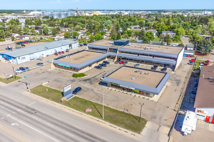 More Photos Of 5704 44 St, Lloydminster Office For Lease