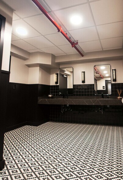 More Photos Of 115 Clinton Ave E, Huntsville Office For Lease