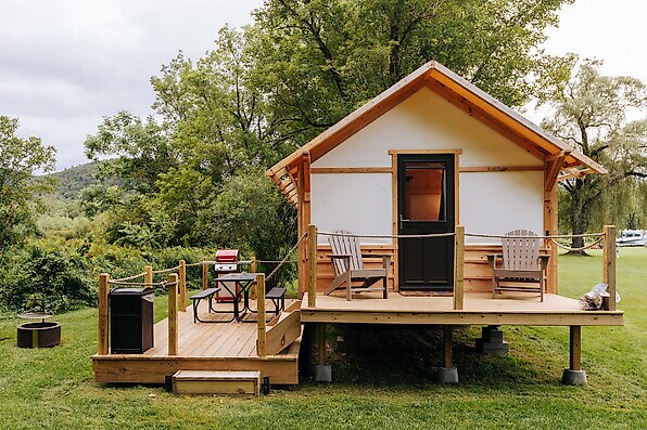 More Photos Of 935 State Route 313, Cambridge Hotel For Sale