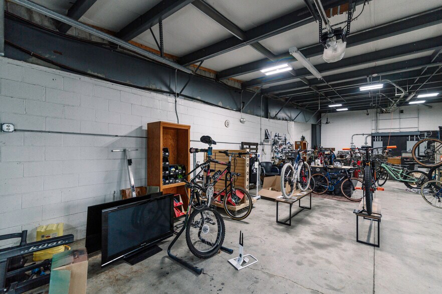 More Photos Of 4 Wilder Dr, Plaistow Warehouse For Sale