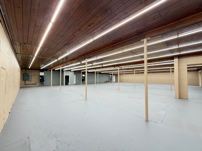 More Photos Of 6505-6509 Highway 29, Molino Freestanding For Lease