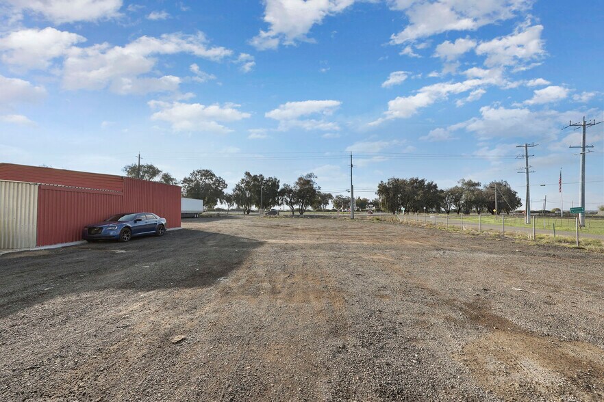 More Photos Of 10150 Mingo Rd, Galt Warehouse For Lease