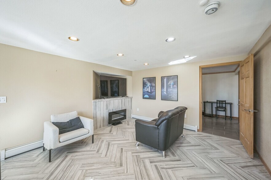 More Photos Of 5380 N Lariat Dr, Castle Rock Specialty For Sale