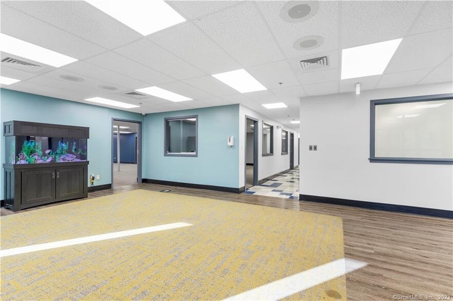 More Photos Of 192 Westbrook Rd, Essex Medical For Lease