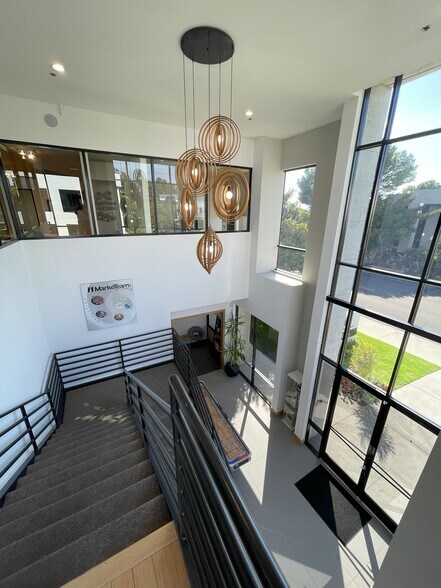 More Photos Of 26012 Pala, Mission Viejo Showroom For Lease