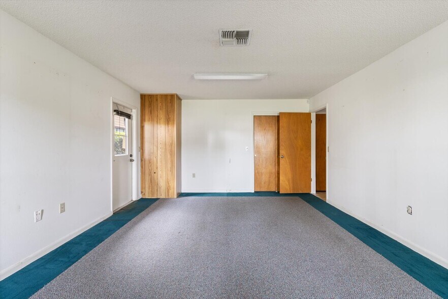 More Photos Of 2303 W Highway 44, Inverness Office For Sale