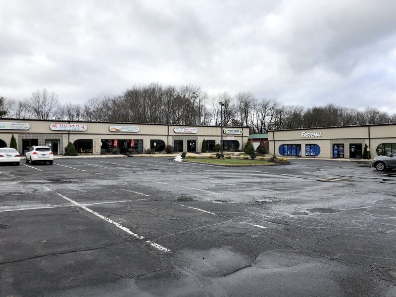 More Photos Of 199 Shunpike Rd, Cromwell Unknown For Lease