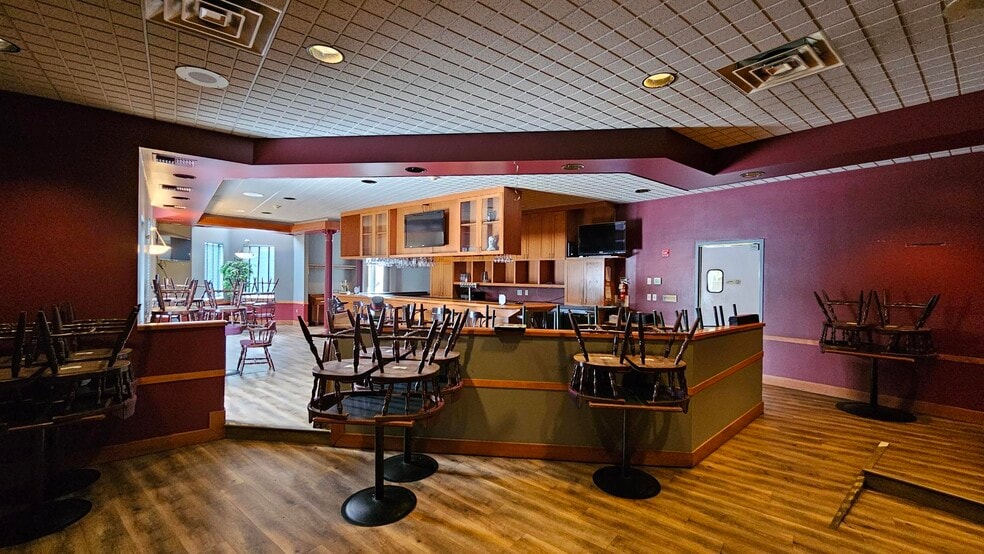 More Photos Of 1650 W Bakerview Rd, Bellingham Restaurant For Lease