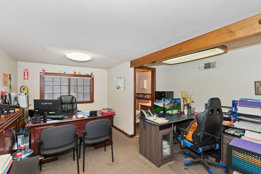 More Photos Of 24028 Lake Dr, Crestline Medical For Sale