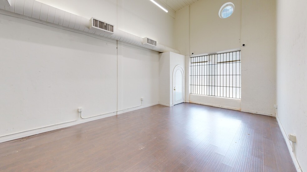 Primary Photo Of 672 S La Fayette Park Pl, Los Angeles Loft Creative Space For Lease