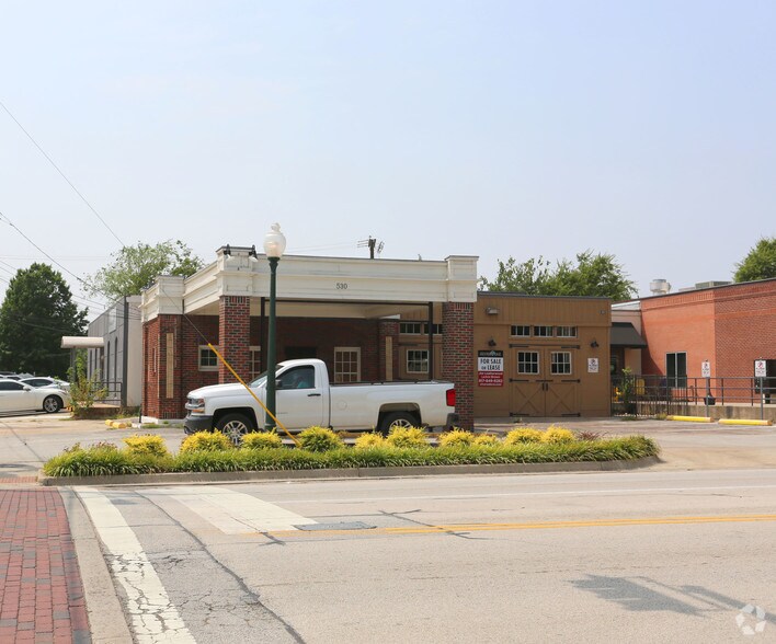More Photos Of 530 S Main St, Grapevine Storefront Retail Office For Sale