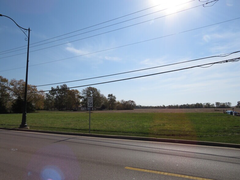 More Photos Of 1805 E Division St, Diamond Land For Sale