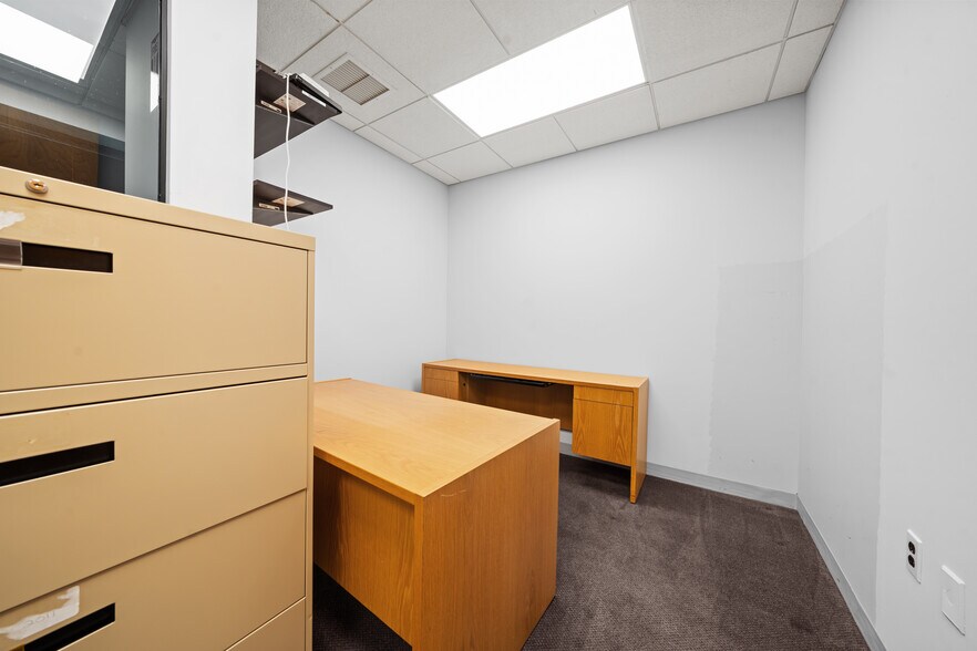 More Photos Of 88 Broadway, Hicksville Office For Lease