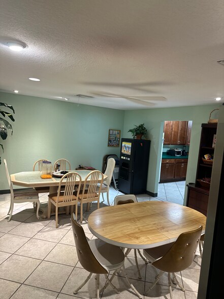 More Photos Of 4900 NE 11th Ave, Fort Lauderdale Warehouse For Sale