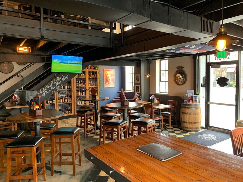 More Photos Of 2900 Columbia Pike, Arlington Restaurant For Sale