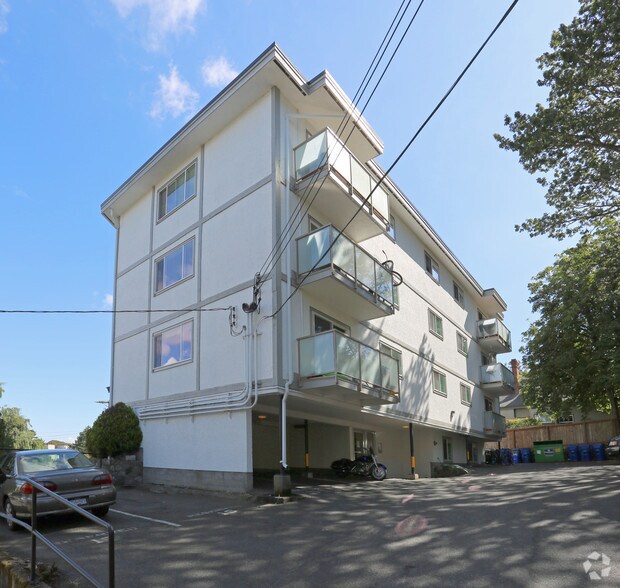 Primary Photo Of 1527 Fort St, Victoria Apartments For Sale