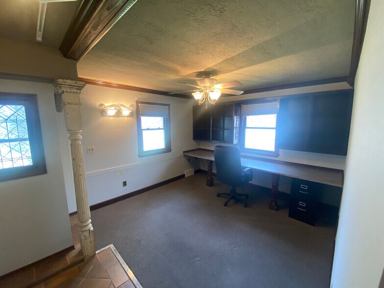 More Photos Of 912 Coolidge Rd, East Lansing Medical For Sale