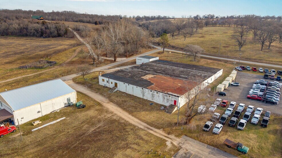 More Photos Of 504 Airport Rd, Crane Warehouse For Sale