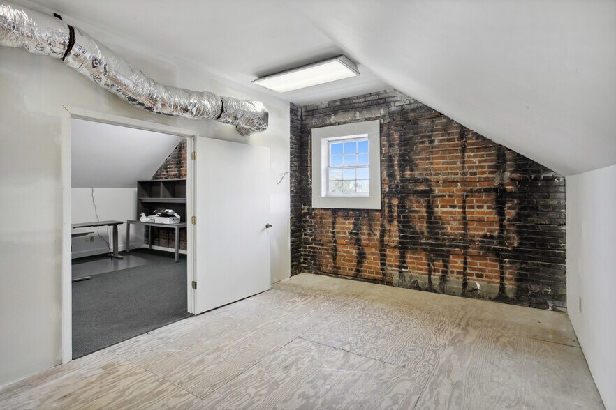 More Photos Of 1719 Abercorn St, Savannah Office Residential For Sale