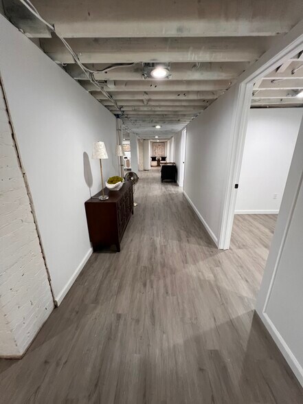 More Photos Of 1004 W Broadway Ave, Maryville Office For Lease