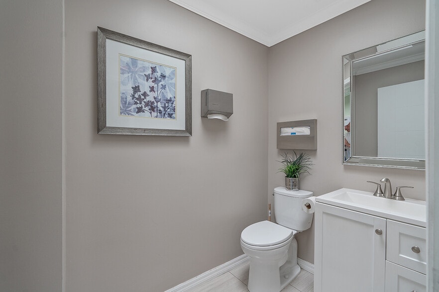 More Photos Of 11312-11314 Venice Blvd, Los Angeles Storefront For Lease