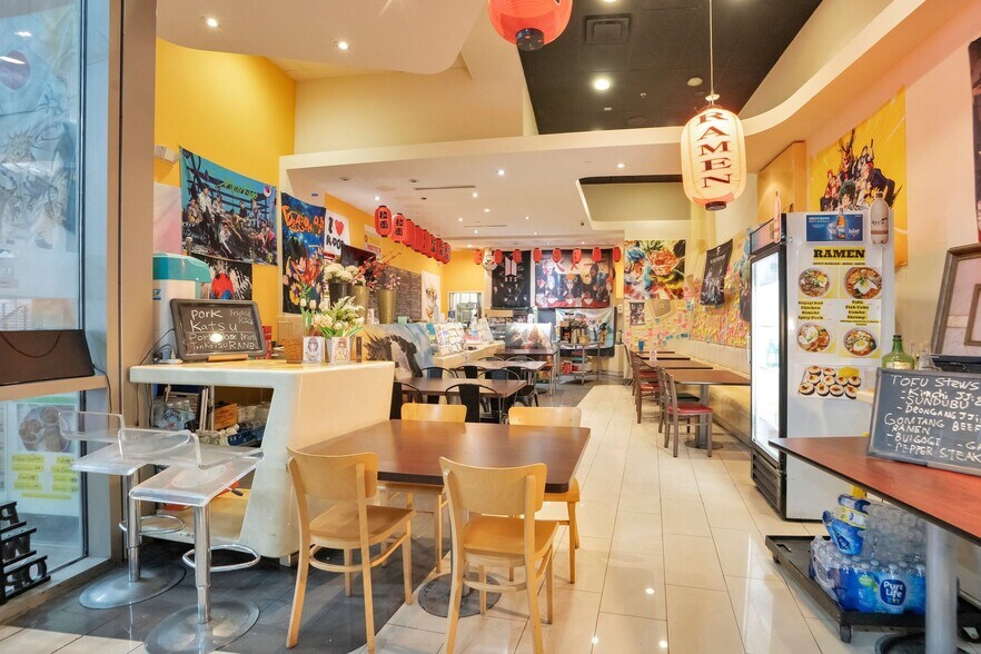 Primary Photo Of 24 Pine st, Orlando General Retail For Sale