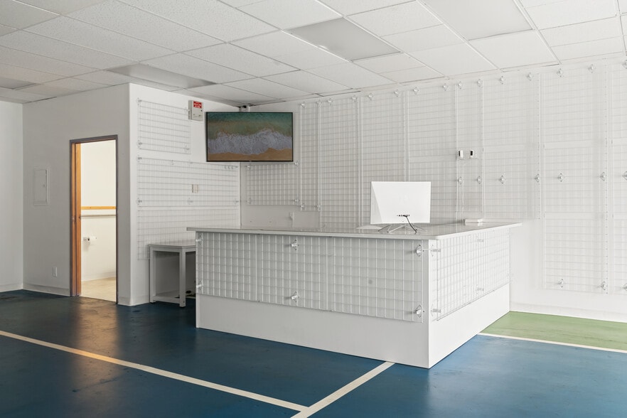 More Photos Of 1847 S Kihei Rd, Kihei Storefront Retail Office For Sale