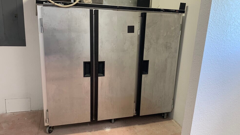 More Photos Of 1018 Union, Selma Storefront Retail Residential For Sale