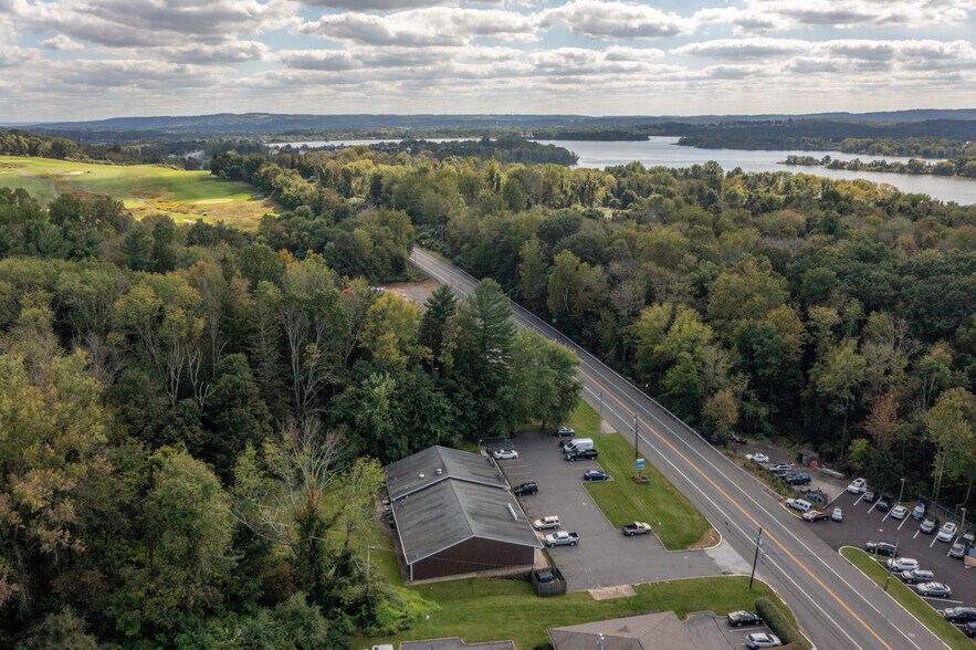 More Photos Of 2002 Rt-31, Clinton Township Unknown For Lease