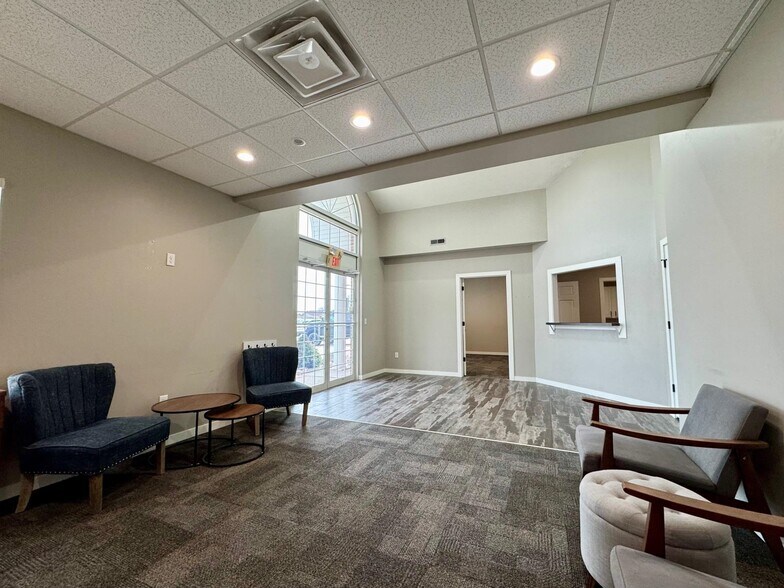 More Photos Of 5308 Parklane Dr, Kearney Serviced Offices For Sale