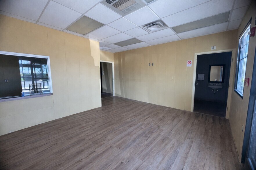 More Photos Of 3909 Lake Ave, Fort Wayne Medical For Lease