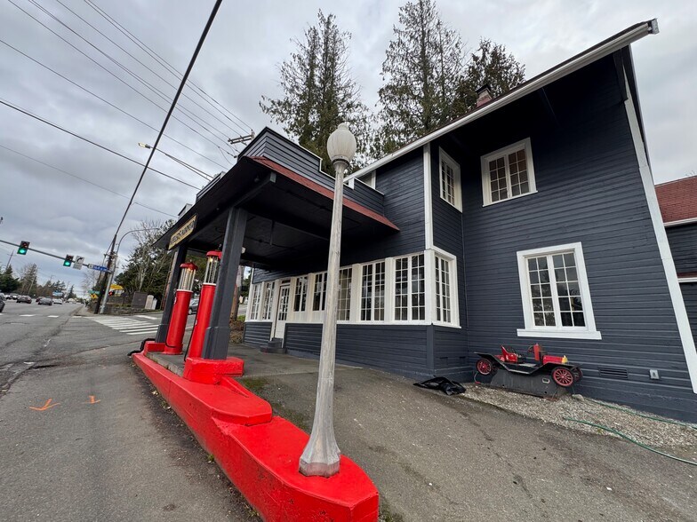 More Photos Of 16401 Highway 99, Lynnwood Storefront Retail Office For Lease