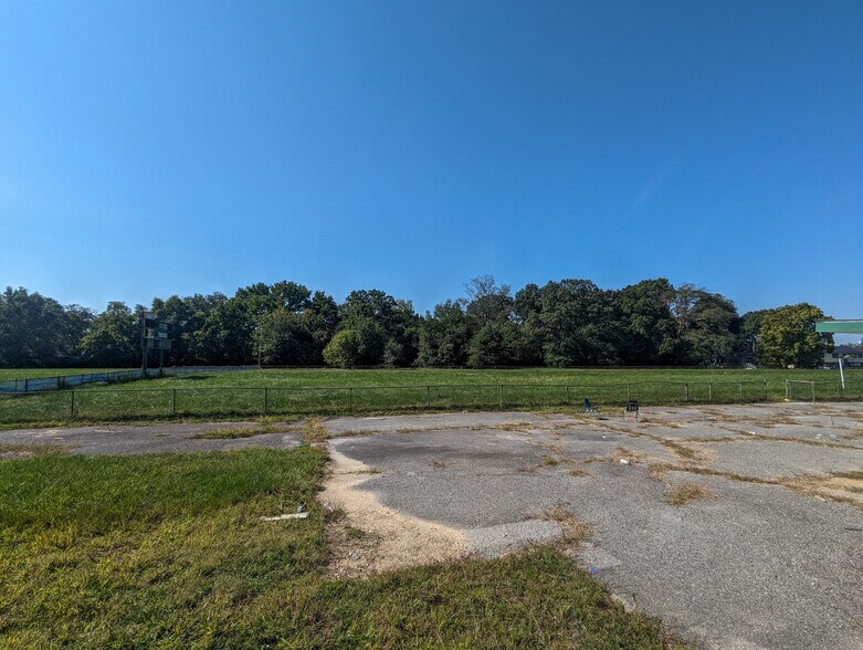 More Photos Of 350 Georgetown Rd, Carneys Point Schools For Lease