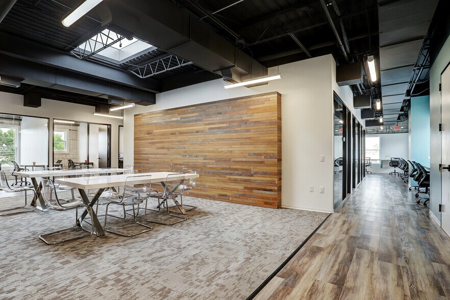 More Photos Of 1911 Washington Ave, Houston Storefront Retail Office For Lease