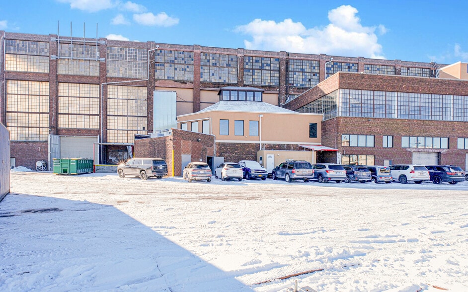 More Photos Of 3111 Richmond Ter, Staten Island Manufacturing For Sale