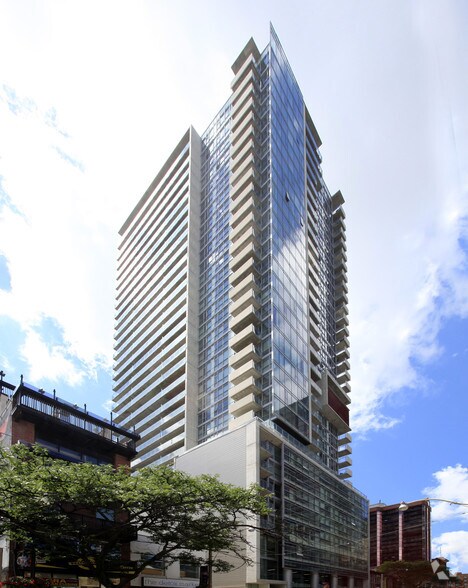 More Photos Of 373-375 King St W, Toronto Apartments For Lease
