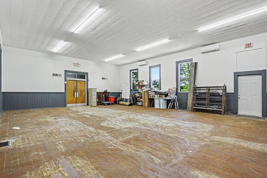 More Photos Of 9030 Columbus Rd, Mount Vernon Office For Sale