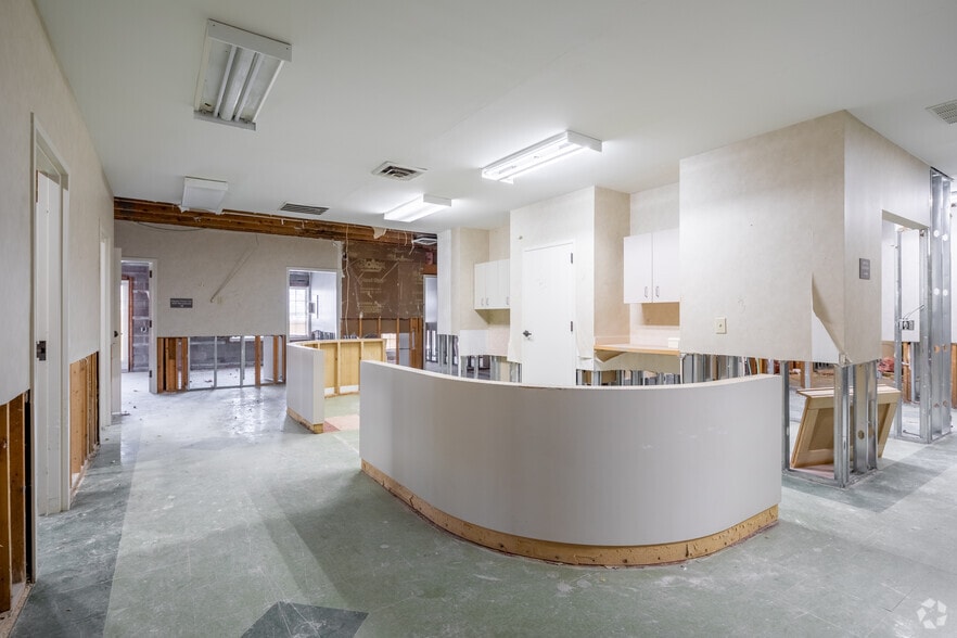 More Photos Of 6605 Stage Rd, Memphis Medical For Lease