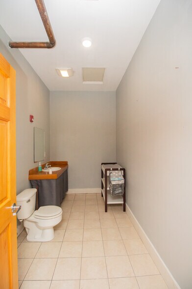 More Photos Of 368 Main St, Southbridge Loft Creative Space For Lease