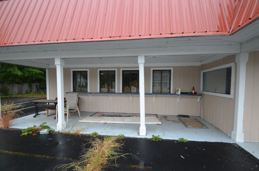 More Photos Of 251 Elm St, Milford Restaurant For Sale