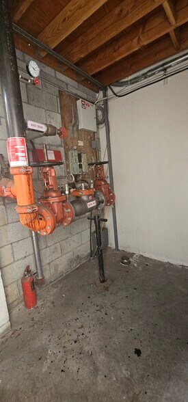 More Photos Of 457 Mariposa St, San Francisco Warehouse For Lease