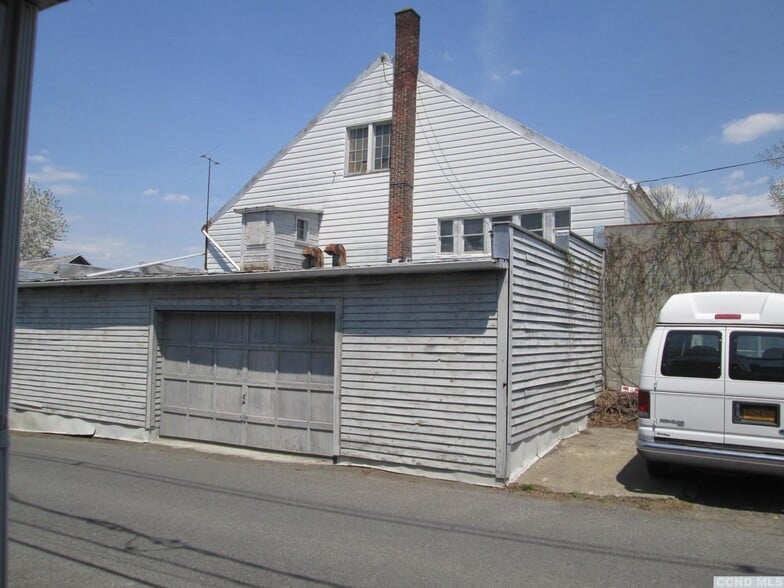 More Photos Of 515 Columbia St, Hudson Warehouse For Sale