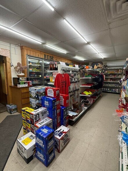 More Photos Of 25425 S Raber Rd, Goetzville General Retail For Sale