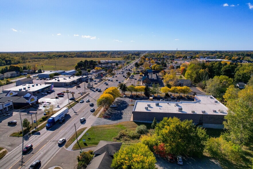 More Photos Of 6240-6258 W Saginaw Hwy, Lansing Storefront For Sale