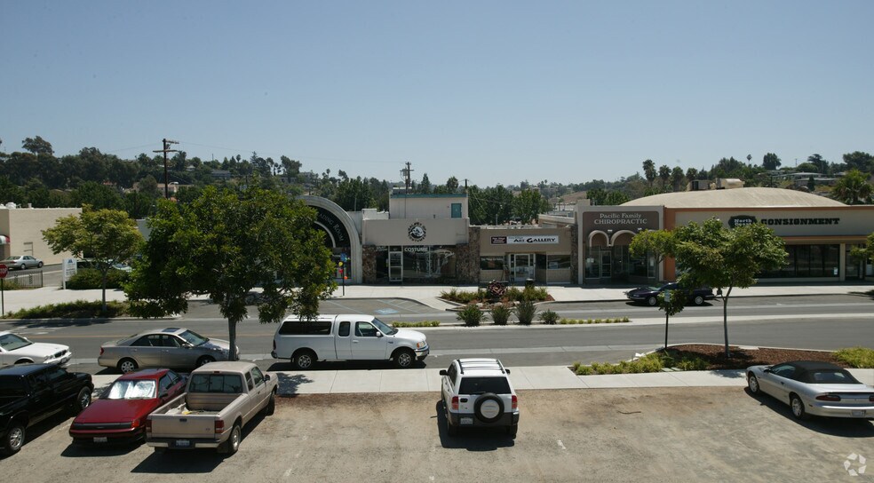 More Photos Of 115 Main St, Vista Storefront Retail Office For Lease