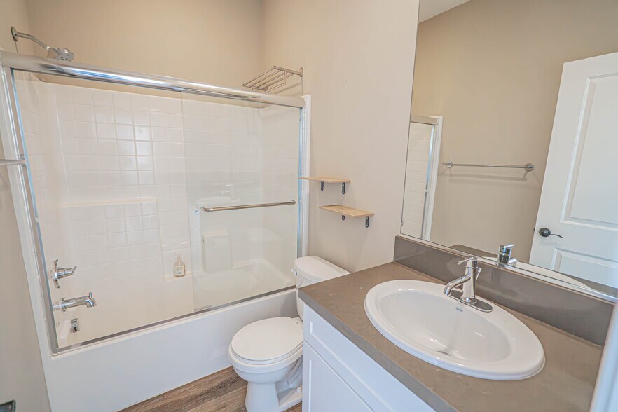 More Photos Of 26266 Prima Way, Santa Clarita Specialty For Lease