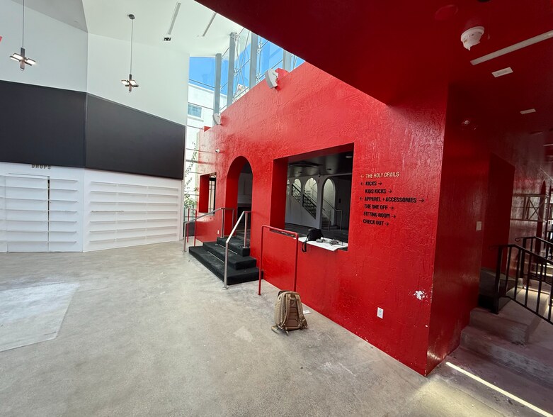 More Photos Of 909 Collins Ave, Miami Beach Restaurant For Sale