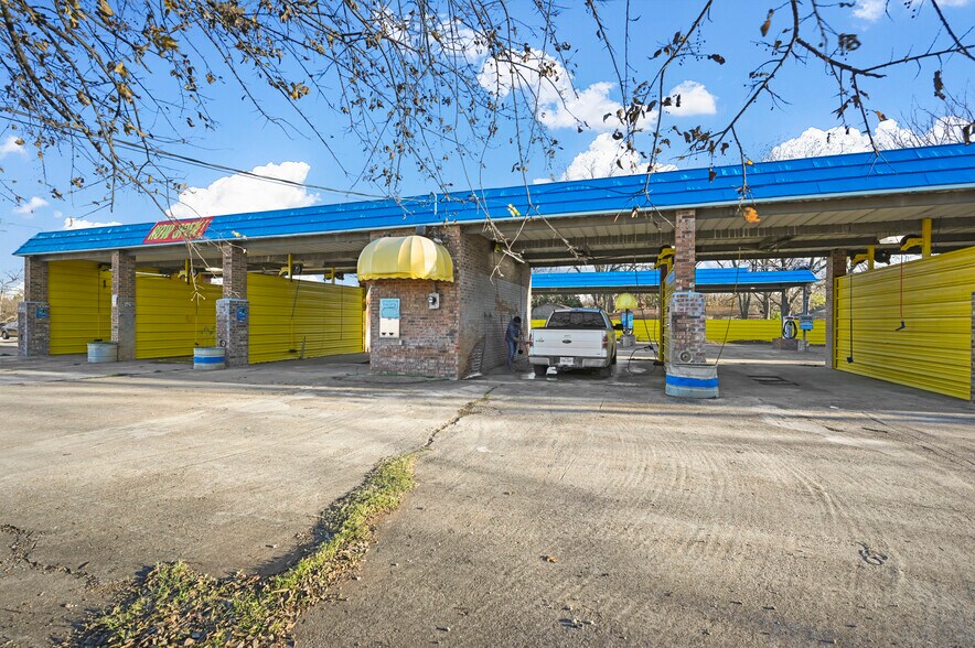 More Photos Of 805 Poindexter Ave, Cleburne Carwash For Sale