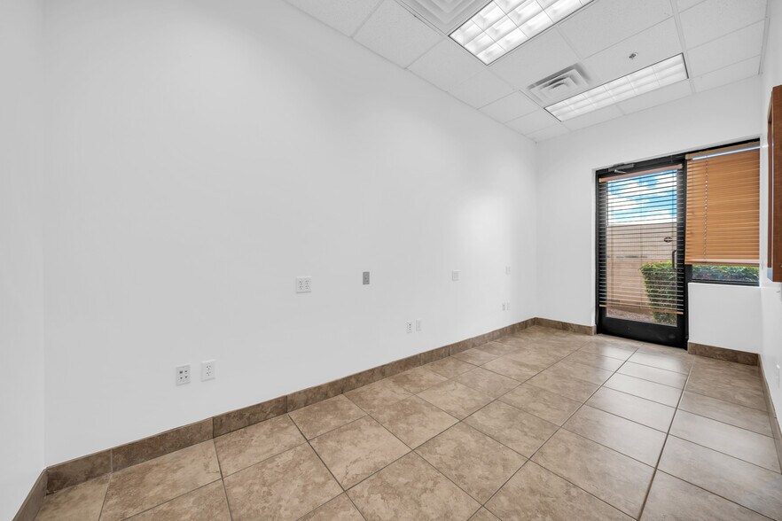 More Photos Of 3710 W Greenway Rd, Phoenix Medical For Sale
