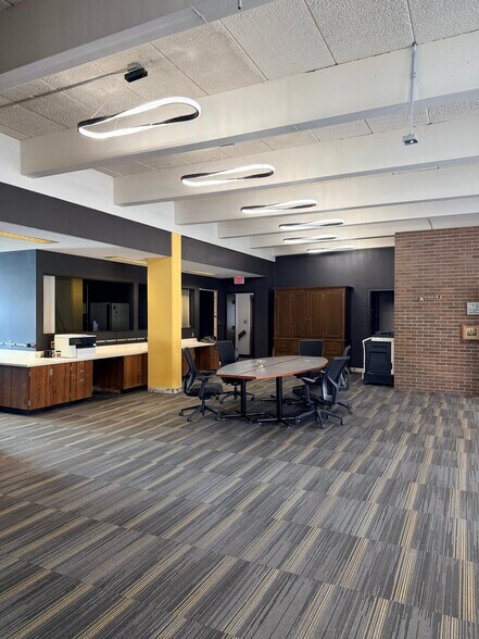 More Photos Of 427 Manitowoc St, Reedsville Office For Sale